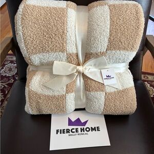 NWT Soft Tan and Cream Blanket Throw from Fierce Home 60x70